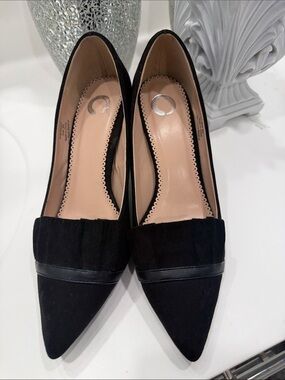 Classic Black Pointed-Toe Women's Flats